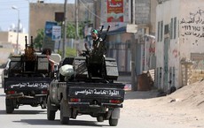 Quân đội chính phủ Libya tại Tripoli bắt giữ tù binh lực lượng LNA