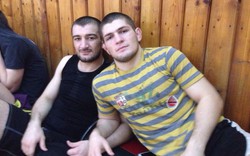 Kẻ thù của McGregor thắng nhờ điều luật lạ, lỡ khoản thưởng cực khủng vì lý do đáng tiếc Kẻ thù của McGregor thắng nhờ điều luật lạ, lỡ khoản thưởng cực khủng vì lý do đáng tiếc