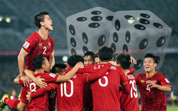 Nhà cái châu Á "nói" gì về khả năng thầy trò HLV Park Hang-seo đoạt vé vào vòng 1/8? Nhà cái châu Á "nói" gì về khả năng thầy trò HLV Park Hang-seo đoạt vé vào vòng 1/8?