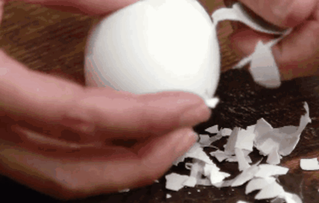 Những bí quyết hữu ích ai cũng nên biết trước khi hấp hoặc luộc trứng