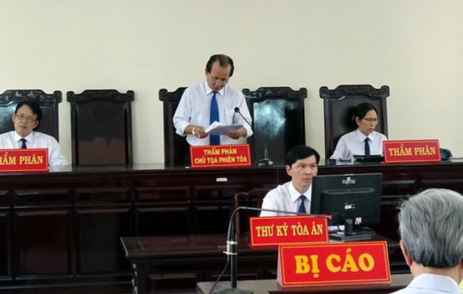 Thẩm phán xử án treo cho ông Nguyễn Khắc Thủy sẽ bị xử lý như thế nào? Thẩm phán xử án treo cho ông Nguyễn Khắc Thủy sẽ bị xử lý như thế nào? 1