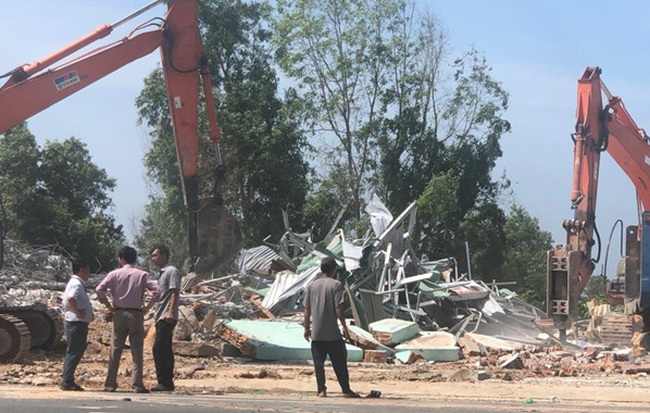 Phú Quốc cưỡng chế tháo dỡ công trình không phép, thu hồi gần 2.000 m2 đất