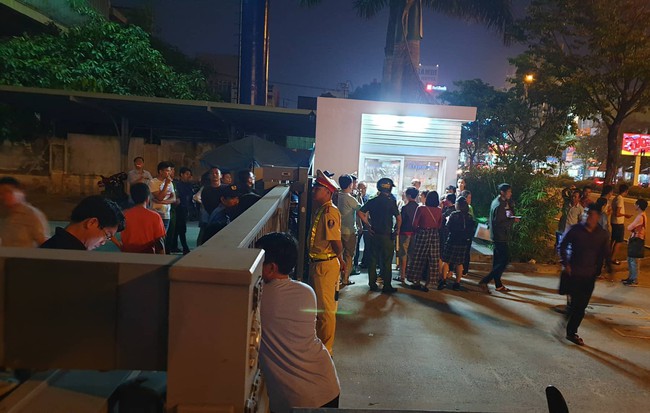Hàng trăm người bao vây công ty bất động sản đòi sổ đỏ trong đêm