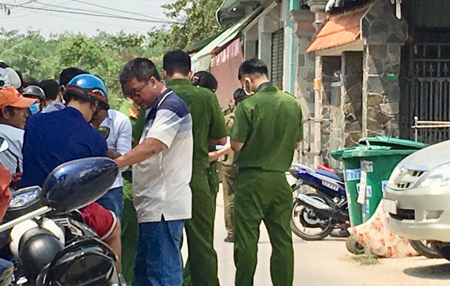 Chú ruột phát hiện cháu chết bốc mùi trong phòng trọ