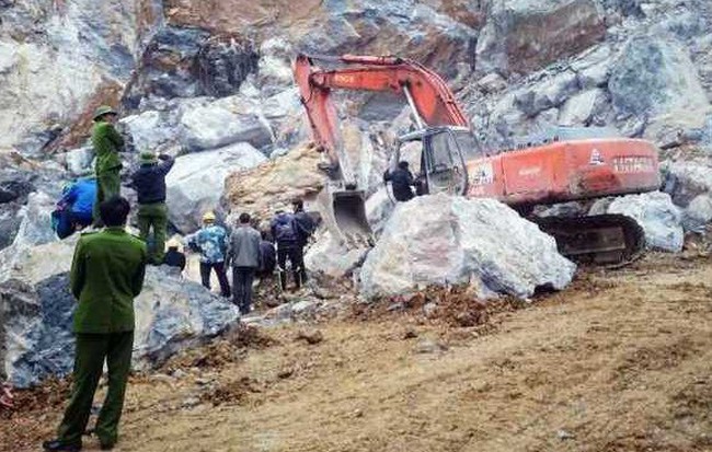 Người đàn ông ngã từ trên núi xuống tử vong tại chỗ