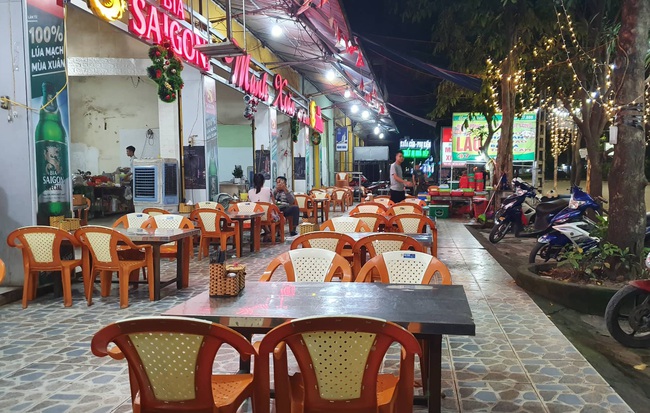 Quán nhậu ở TP Vinh vắng hoe cả ngày lẫn đêm sau khi CSGT tăng cường xử phạt nồng độ cồn
