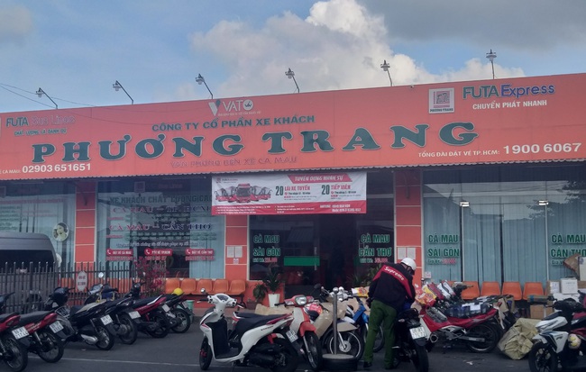 Tá hỏa khi phát hiện người đàn ông tử vong trong nhà vệ sinh của nhà chờ xe khách Phương Trang