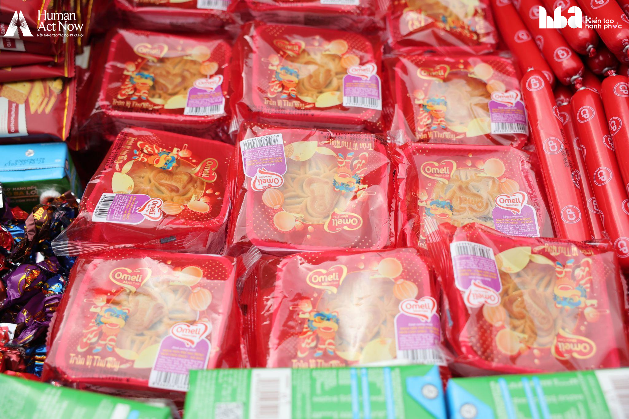Hồ Quỳnh Hương mang 6 chiếc tivi l&ecirc;n v&ugrave;ng bi&ecirc;n giới, cậu b&eacute; lớp 7 chỉ xin một điều kh&ocirc;ng thể mua ngay bằng tiền   - Ảnh 22.