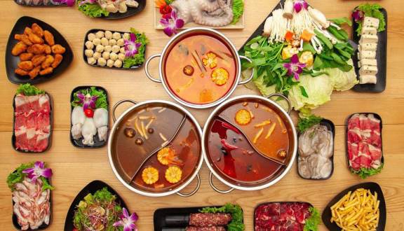 Thời của hội nấm lùn: Hàng buffet lẩu ở Hà Nội miễn phí cho khách cao 1 mét - Ảnh 1.