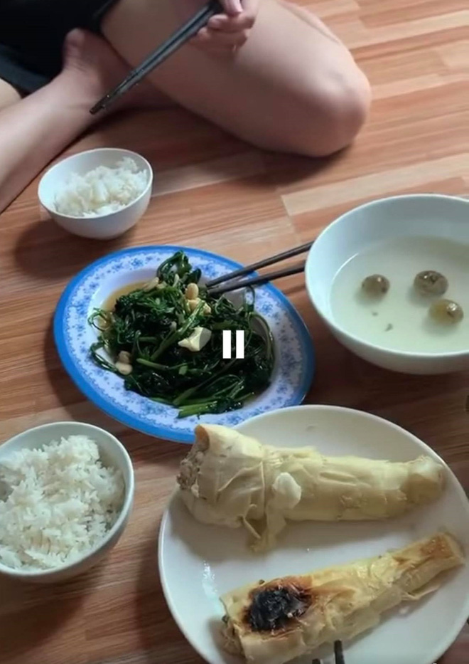 Chồng lật tẩy điều bất thường trong đĩa măng nhồi thịt dù vợ đã tìm cách ngụy trang khéo léo, xem xong ai cũng giật mình - Ảnh 2. Chồng lật tẩy điều bất thường trong đĩa măng nhồi thịt dù vợ đã tìm cách ngụy trang khéo léo, xem xong ai cũng giật mình - Ảnh 2.