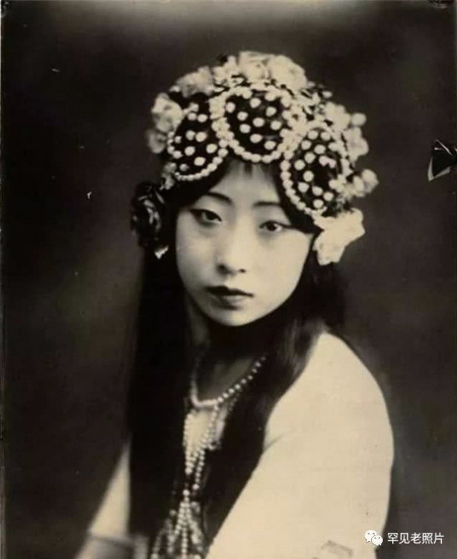 Nhan sắc thực của các tân nương dưới triều đại nhà Thanh có đẹp đẽ, hoa lệ như trong phim? - Ảnh 15. Nhan sắc thực của các tân nương dưới triều đại nhà Thanh có đẹp đẽ, hoa lệ như trong phim? - Ảnh 15.