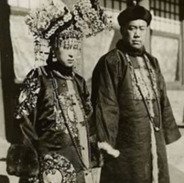 Nhan sắc thực của các tân nương dưới triều đại nhà Thanh có đẹp đẽ, hoa lệ như trong phim? - Ảnh 11. Nhan sắc thực của các tân nương dưới triều đại nhà Thanh có đẹp đẽ, hoa lệ như trong phim? - Ảnh 11.