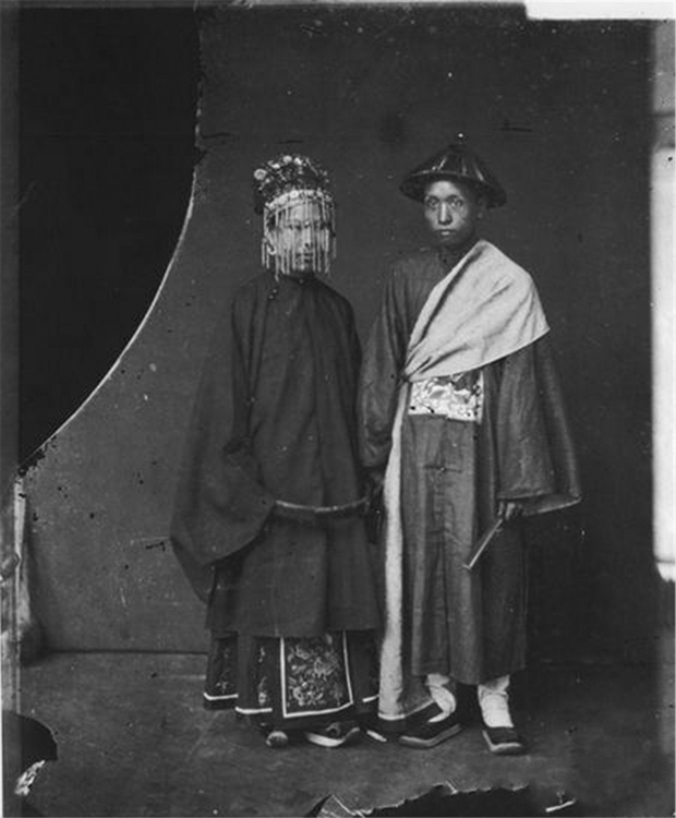 Nhan sắc thực của các tân nương dưới triều đại nhà Thanh có đẹp đẽ, hoa lệ như trong phim? - Ảnh 3. Nhan sắc thực của các tân nương dưới triều đại nhà Thanh có đẹp đẽ, hoa lệ như trong phim? - Ảnh 3.