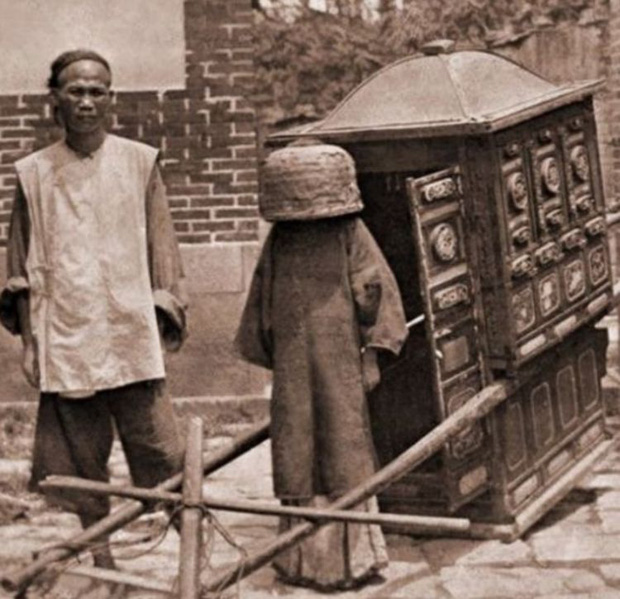 Nhan sắc thực của các tân nương dưới triều đại nhà Thanh có đẹp đẽ, hoa lệ như trong phim? - Ảnh 10. Nhan sắc thực của các tân nương dưới triều đại nhà Thanh có đẹp đẽ, hoa lệ như trong phim? - Ảnh 10.