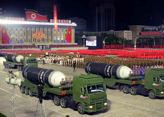Triều Tiên khoe dàn khí tài cực khủng trong lễ duyệt binh lúc 0h - Ảnh 28.
