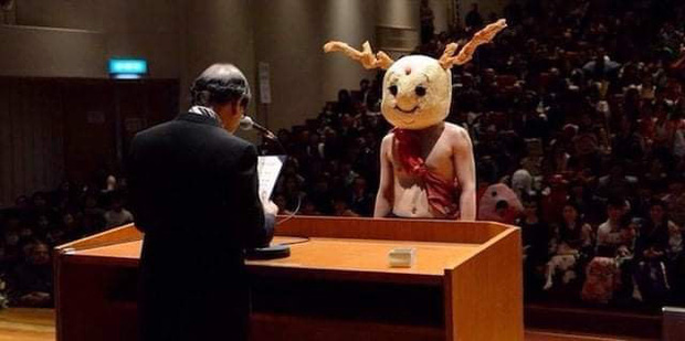 Dân mạng cười xỉu với những pha cosplay trong ngày tốt nghiệp của sinh viên ĐH Nghệ thuật Kyoto - Ảnh 6.