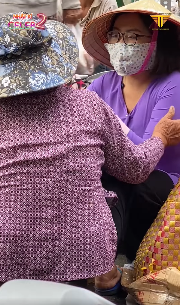 Phương Mỹ Chi bán hàng rong ngoài chợ, bị đuổi thẳng: Họ tưởng tôi bị khùng! - Ảnh 3. Phương Mỹ Chi bán hàng rong ngoài chợ, bị đuổi thẳng: Họ tưởng tôi bị khùng! - Ảnh 3.