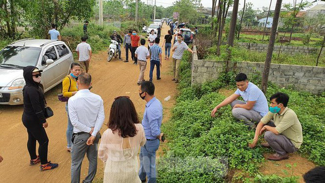 Nghịch lý, giá đất trong làng xóm ở Hà Nội bị đẩy lên cao ngất - Ảnh 1.