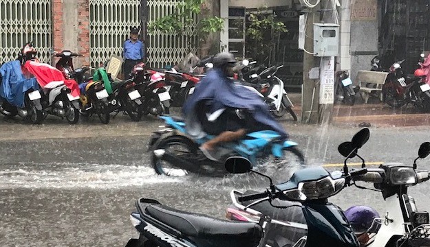 Cà Mau: Ngập diện rộng, một số nơi cho học sinh tạm nghỉ học - Ảnh 4.