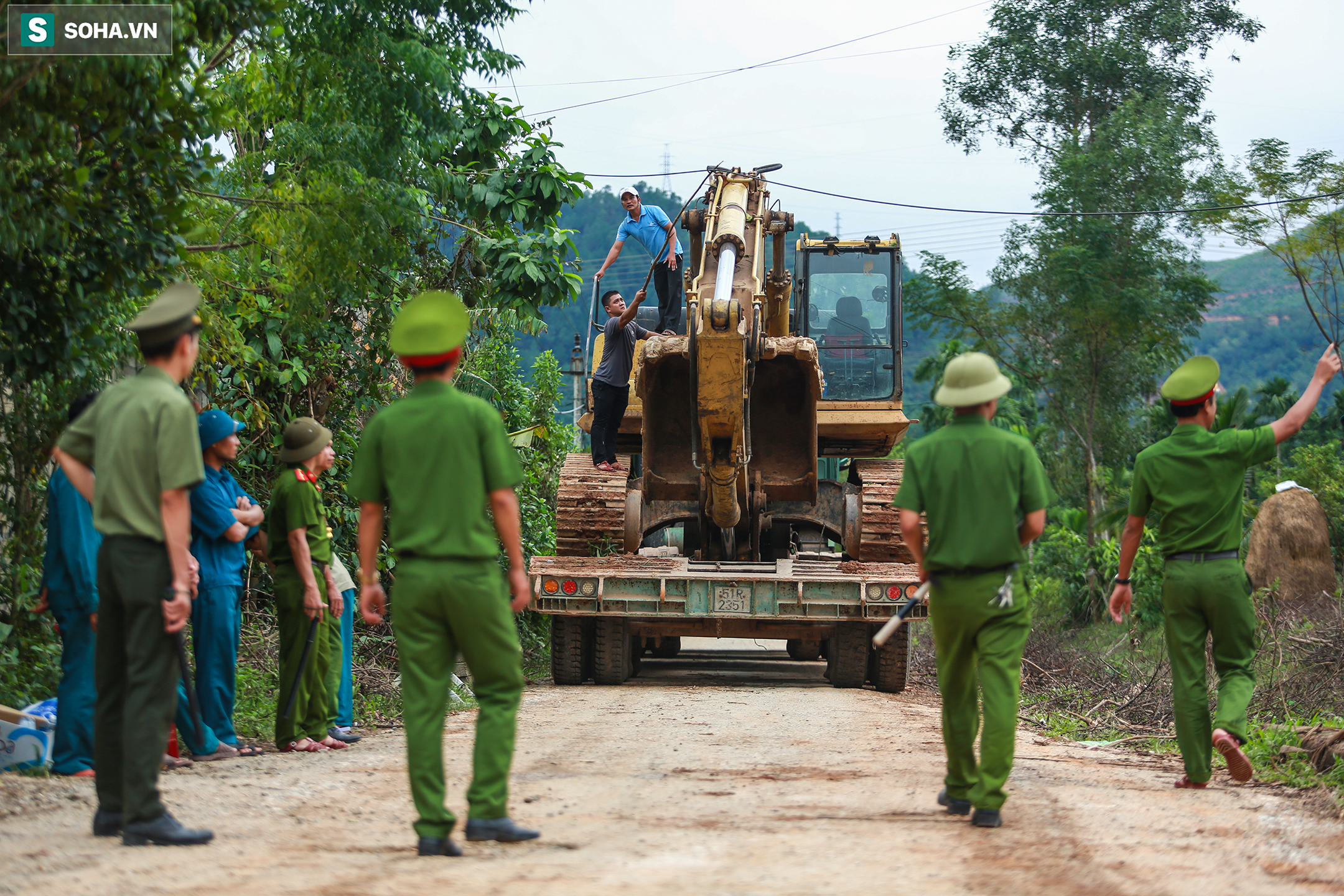 Diễn biến ngày thứ 4 ở Rào Trăng 3: Cuộc tìm kiếm dưới cơn mưa nặng hạt - Ảnh 1.