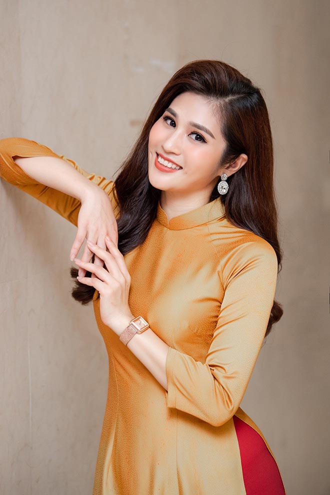 Đằng sau sự nổi tiếng của BTV Thời sự 19h VTV, từng bị khán giả mắng mỏ thậm tệ - Ảnh 3. Đằng sau sự nổi tiếng của BTV Thời sự 19h VTV, từng bị khán giả mắng mỏ thậm tệ - Ảnh 3.