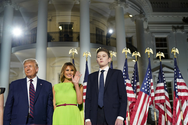 Đệ nhất Phu nhân Mỹ đột nhiên tiết lộ tình tiết bất ngờ: Barron Trump từng dương tính với Covid-19 - Ảnh 1.