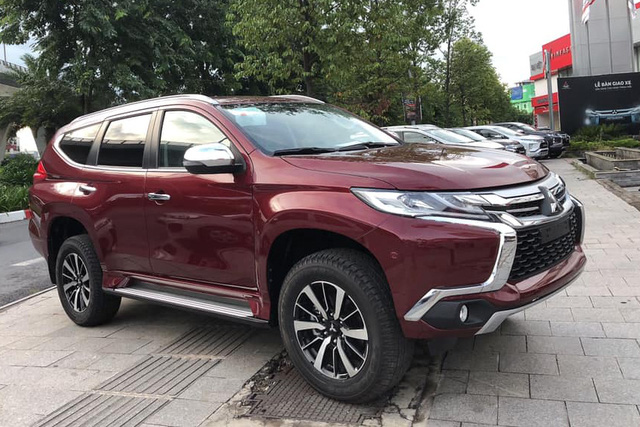 Sắp ‘tuyệt chủng’, Mitsubishi Pajero Sport máy xăng tồn kho xả hàng giảm giá 250 triệu đồng - Ảnh 1.