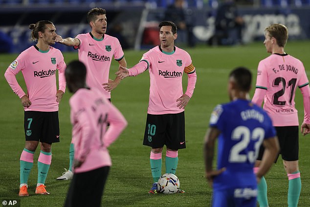 Messi cúi đầu chán nản, Barcelona gục ngã khó tin trước thềm 2 cuộc đấu sinh tử - Ảnh 2.