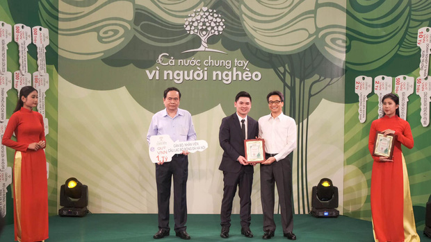 Báo Thái ca ngợi Văn Lâm vì nghĩa cử đẹp, Hà Nội FC ủng hộ người nghèo 1 tỷ đồng - Ảnh 2.