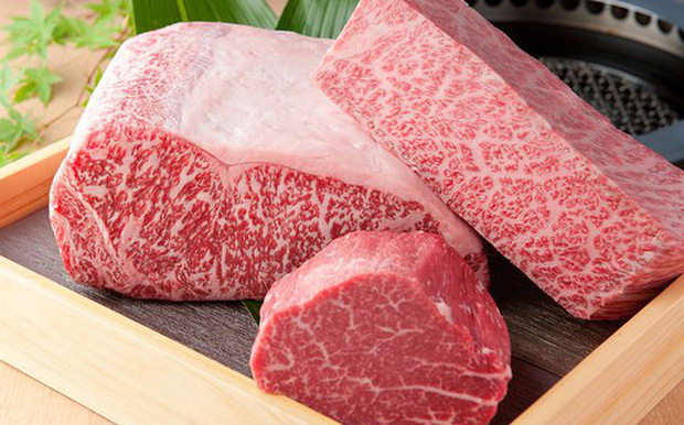 Có giá gần 1.600 USD/kg, đây là cách những miếng thịt bò thượng hạng của thượng hạng ra đời - Ảnh 1.