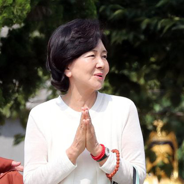 Người đàn bà quyền lực phía sau đế chế Samsung: Bóng hồng khiến cố chủ tịch Lee Kun Hee đến chết cũng không từ bỏ - Ảnh 1.