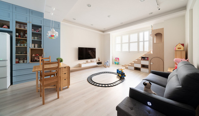 Ngôi nhà 30m² được cải tạo thành không gian hạnh phúc cho vợ chồng trẻ và con gái thỏa sức vui chơi - Ảnh 3.