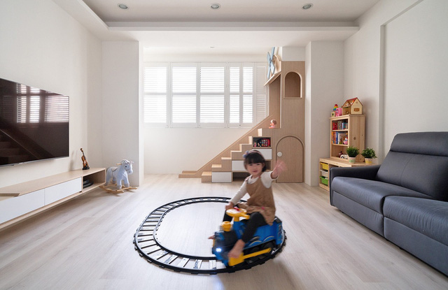 Ngôi nhà 30m² được cải tạo thành không gian hạnh phúc cho vợ chồng trẻ và con gái thỏa sức vui chơi - Ảnh 5.
