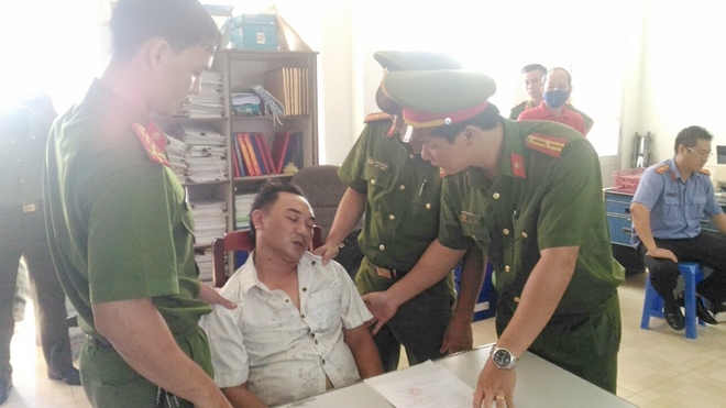 Nguyên Phó Chủ tịch UBND thị xã Đông Hòa bị khởi tố thêm tội danh thứ hai - Ảnh 4.