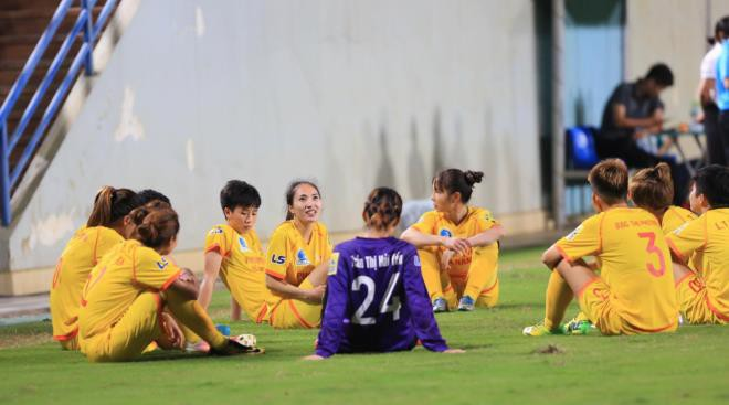 Hà Nam có thể cách chức HLV trưởng để đội bỏ trận ở giải bóng đá nữ - Ảnh 1.