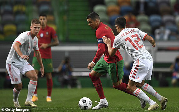 Có Ronaldo, Bồ Đào Nha vẫn đứt mạch toàn thắng