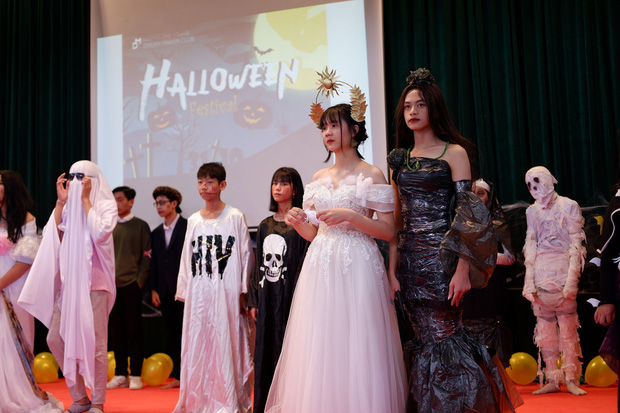 Những màn hóa trang siêu dị của học sinh ngày Halloween, thầy cô cũng lầy lội chẳng kém - Ảnh 6.