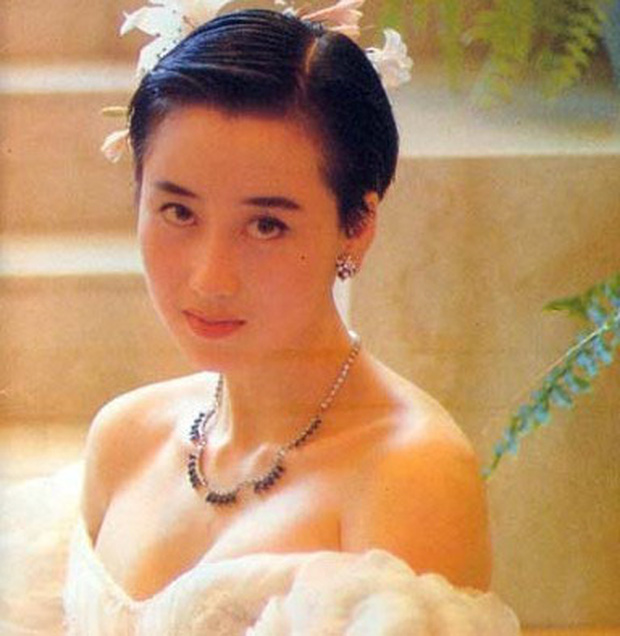 Hoa hậu châu Á Lợi Trí thời trẻ: Gương mặt hoàn mỹ, body chữ S, bảo sao Lý Liên Kiệt và trùm sòng bạc Macau mê như điếu đổ - Ảnh 15.