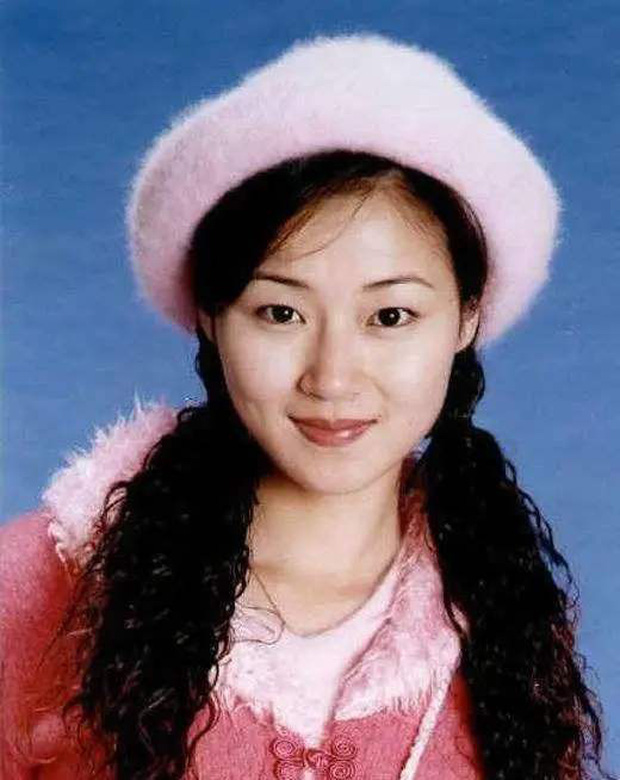 Vạn Ỷ Văn: Á hậu tiểu tam khiến Chân Tử Đan tan cửa nát nhà, từ chối đại gia và 4 tháng hẹn hò đã tìm được hôn nhân viên mãn - Ảnh 12.