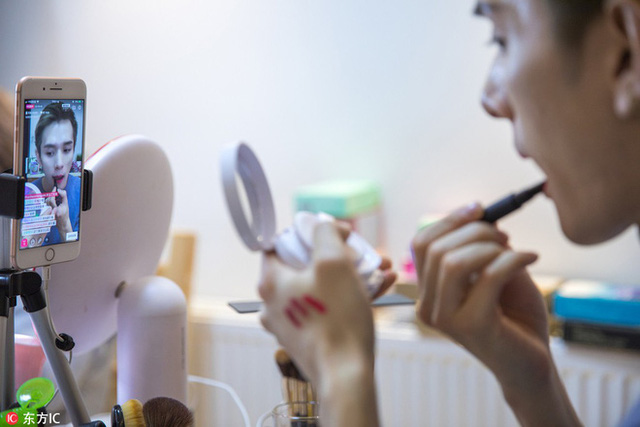 Những trai xinh gái đẹp một bước hoá đại gia nghìn tỷ trong làng livestream bán hàng - Ảnh 15. Những trai xinh gái đẹp một bước hoá đại gia nghìn tỷ trong làng livestream bán hàng - Ảnh 15.