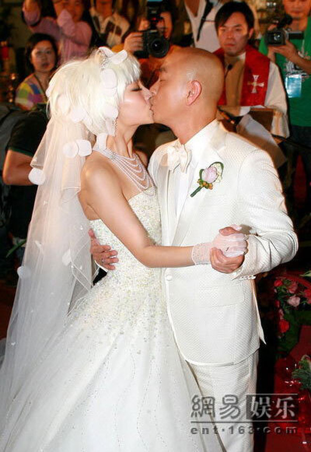 Sự thật sau 11 năm tổ chức hôn lễ được tiết lộ: Trương Vệ Kiện bị bà xã ép cưới, không ngôn tình như bao người tưởng tượng? - Ảnh 5.