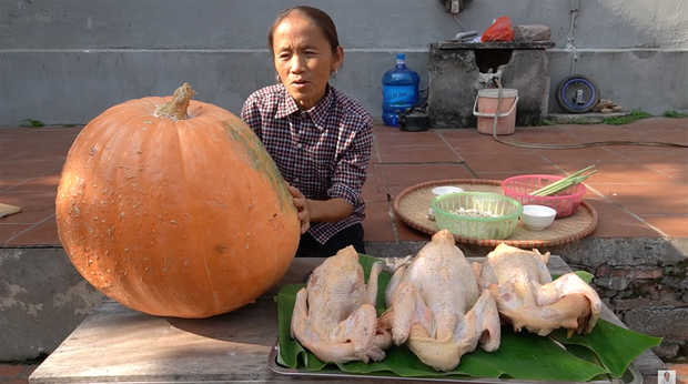 Toang thật rồi: Bà Tân Vlog đầu tư hẳn quả bí ngô siêu to khổng lồ để làm món hoành tráng mà sao nấu xong lại xẹp lép thế này? - Ảnh 1.