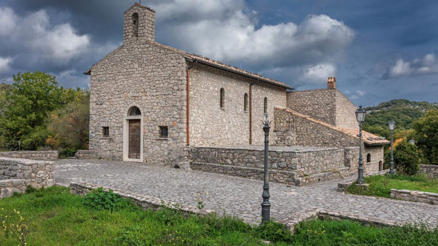CNN: Ngôi làng Italy đẹp như tranh vẽ nhưng bí mật quá khứ ít ai ngờ tới - Ảnh 4.