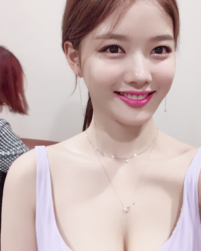 Sao nhí một thời Kim Yoo Jung ngày càng sexy bất ngờ, khoe vai trần sương sương mà khiến netizen xịt máu mũi - Ảnh 6.