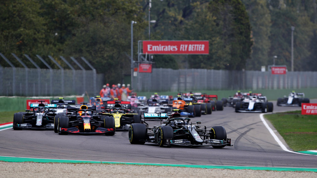 Đua xe F1: Lewis Hamilton giành chiến thắng tại GP Emilia Romagna - Ảnh 1.