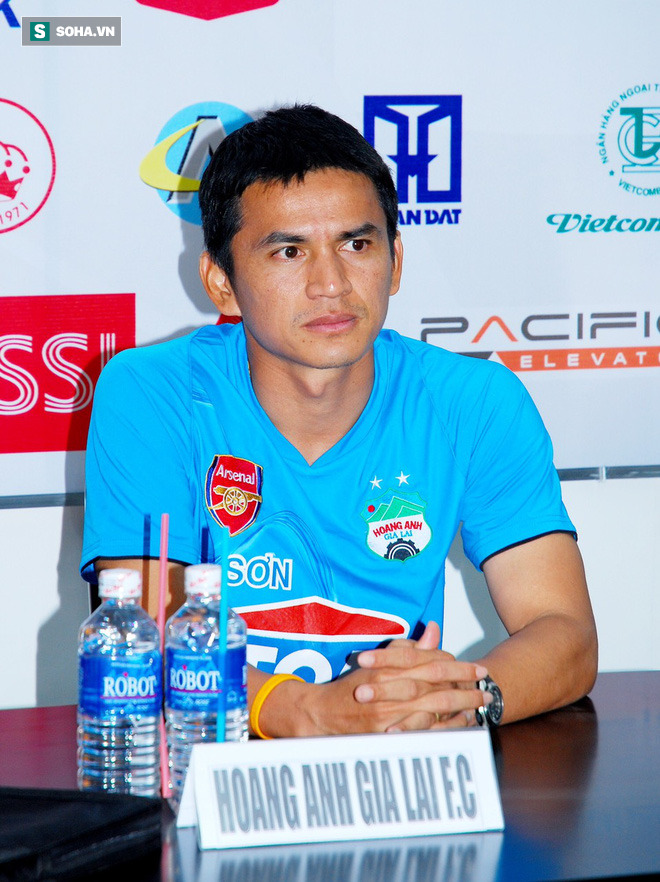 Kiatisuk tự vấn chuyện khó hiểu ở HAGL, nói lời so sánh V.League và Thai League - Ảnh 1.