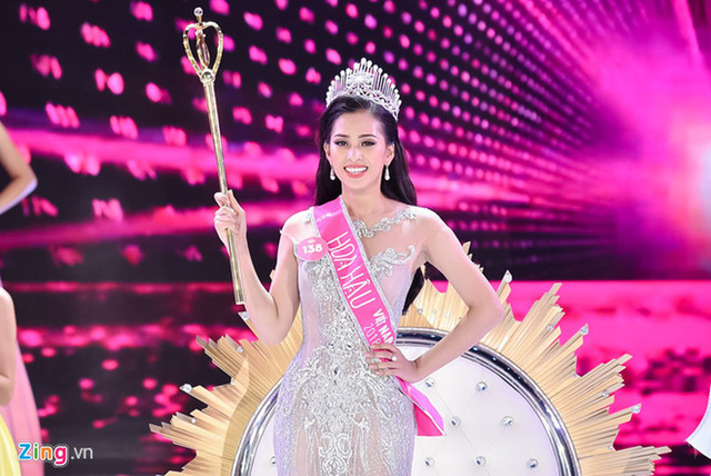 Soi biểu tượng quyền lực của Hoa hậu Việt Nam trong Thập kỷ hương sắc - Ảnh 3.