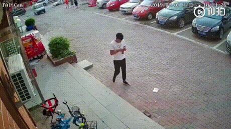Những tình huống bất ngờ khiến bạn hoài nghi nhân sinh: Cuộc sống đúng là thật khó lường - Ảnh 1. Những tình huống bất ngờ khiến bạn hoài nghi nhân sinh: Cuộc sống đúng là thật khó lường - Ảnh 1.