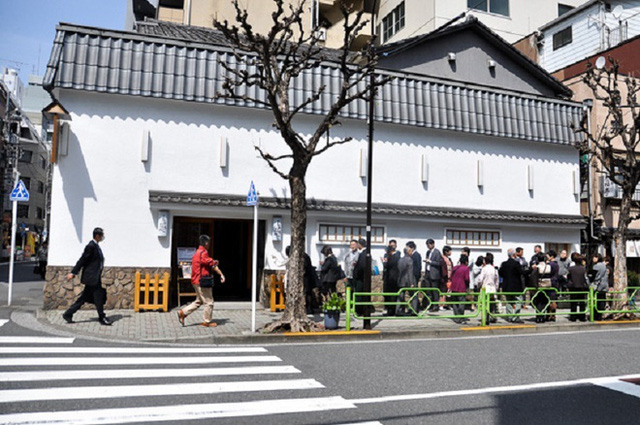 Chỉ bán cơm trứng nhưng nhà hàng Nhật này đã tồn tại suốt 250 năm, khách xếp hàng 4 tiếng cũng chưa chắc mua được - Ảnh 3.