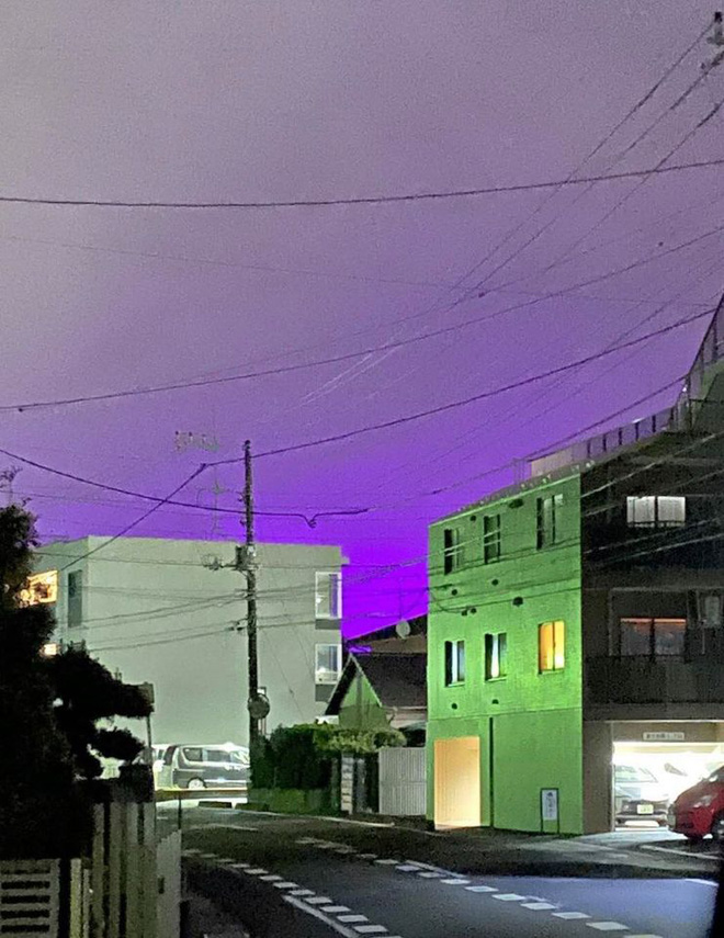 Nhật Bản: Bầu trời bỗng chuyển màu tím như phim kinh dị khiến nhiều người hoang mang, nhưng khi biết nguyên nhân ai nấy đều ngã ngửa - Ảnh 8.